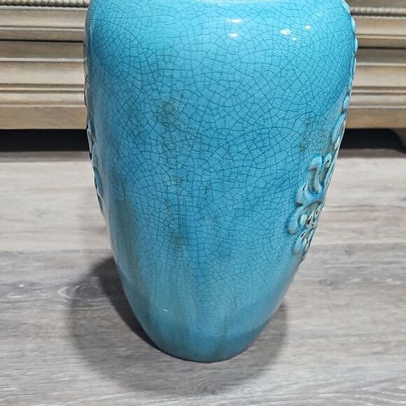 Elegant Blue Ceramic Vase - Picture 3 of 6